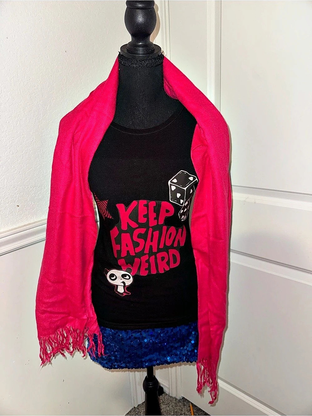 Graphic Tank Top in Black(includes pink scarf)